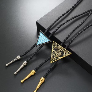 Collar de Suéter Triangular <span class=keywords><strong>Retro</strong></span> Versátil Informal, Collares con Colgante Geométrico de Aleación Creativos Unisex para Hombres y Mujeres - Product Image 4
