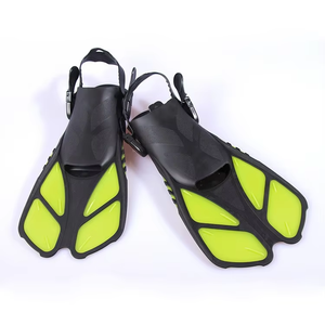 Palmes de plongée courtes de haute qualité pour sports nautiques et snorkeling - Product Image 6