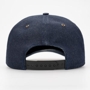 Casquette Snapback TCAP Chine personnalisée à 6 panneaux en denim avec visière plate et patch en caoutchouc - Product Image 6