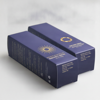 Boîte en carton pliable esthétique avec logo holographique en relief, fermeture automatique, emballage cadeau