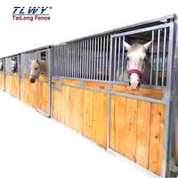 Panneau d'écurie en acier extérieur de haute qualité pour chevaux Boîtes à chevaux revêtues de poudre pour chevaux Écurie extérieure avec toit