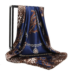 <span class=keywords><strong>Foulard</strong></span> en soie pour femme, imprimé léopard et chaîne, écharpe carrée pour le cou, <span class=keywords><strong>foulard</strong></span> de bureau, bandana, 90 cm, hijabs musulmans, écharpes - Product Image 4
