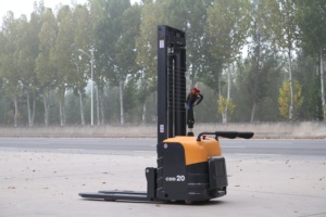 Gerbeur électrique contrepoids Solreign <span class=keywords><strong>CDD</strong></span> 2t 2000kg 4m pour entrepôt, transpalette à batterie lithium 48V, déplaceur latéral hydraulique 3M - Product Image 2