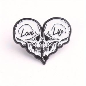 Punk Paradox "Love & Life" Heart Pin - Contrast Skull Duo avec contour noir et typographie gothique pour journaux et denim - Product Image 5