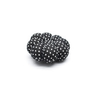 Coussin à épingles en forme de fleur avec cordon élastique noir pour épingles de couture et épingles à perles