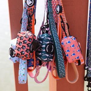 OKEYPETS 야외 워킹 활동 개 폐기물 가방 홀더 생분해 성 퇴비 네오프렌 디자인 똥 가방 캐리어 - Product Image 1