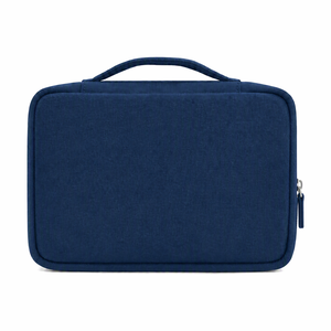 Pochette de toilette suspendue en polyester durable et pratique, organiseur de maquillage de voyage pliable, sac recyclable pour articles de toilette et de beauté quotidiens - Product Image 3