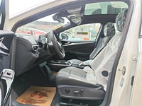 Vente en gros ID.4 CROZZ SUV électrique compact à propulsion arrière, conduite à gauche, intérieur sombre, caméra arrière, pneus R19