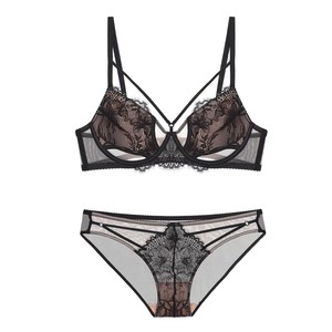 Set <span class=keywords><strong>Reggiseno</strong></span> e Mutandine in Pizzo Stile Francese da Donna, Balconette con Ferretto, Spalline Regolabili, Lingerie a Gabbia, Vita Bassa, <span class=keywords><strong>Push</strong></span>-<span class=keywords><strong>Up</strong></span>, Taglie 32-38, 3 Colori - Product Image 4
