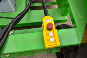 6m~20m 500kg 电动手柄升降机 移动式液压剪叉式高空作业平台，可使用交流/直流电池或柴油动力 - Product Image 5