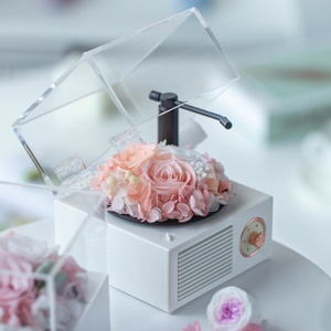 Gramophone Bluetooth avec fleur éternelle rotative, haut-parleur blanc, cadeau d'anniversaire pour petite amie, épouse, Saint-Valentin, commémoration - Product Image 2