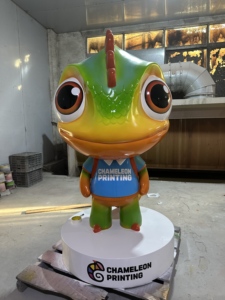 Factory-customized High-quality Outdoor <strong>Life</strong>-<strong>size</strong> Resin Cartoon Character Fiberglass <strong>Statue</strong> for Shopping Mall Gardens - Product Image 5