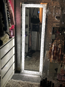 Specchio da Terra di Lusso per Camera da Letto a Figura Intera di Alta Gamma con Diamanti Frantumati e Luce LED - Product Image 3