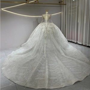 Robe de mariée JFH21 scintillante à col montant, ornée de cristaux ivoire et de perles, coupe empire, style bouffant - Product Image 3