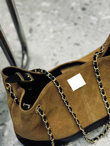 2025 <span class=keywords><strong>borse</strong></span> da donna di lusso di tendenza <span class=keywords><strong>borse</strong></span> Tote di alta qualità per le donne borsa a tracolla da donna <span class=keywords><strong>in</strong></span> pelle di pecora Made <span class=keywords><strong>in</strong></span> China produttore - Product Image 2