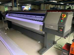 מדפסת הזרקת דיו אקו סולבנט CRYSTEK בעלת 4 ראשים, רזולוציה 1080dpi, מהירות הדפסה 120sqm/שעה, הדפסה אוטומטית של תוויות וכרזות עם תמיכה בפלקס, חדשה עם אחריות לשנה. - Product Image 2