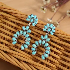 Western Country Rodeo Cowgirl Squash Blossom Turquoise Dangle Boucles d'oreilles Western Squash Blossom Boucles d'oreilles-Faux Turquoise - Product Image 2