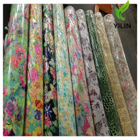 Lots de tissus en stock de chiffon uni et imprimé, en provenance de l'entrepôt de Keqiao, pour commandes annulées et expéditions retardées, vente en gros.