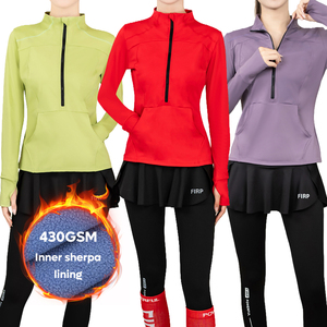 Camisa de entrenamiento de secado rápido transpirable con agujeros para los pulgares y secado rápido hecha para tenis y niñas activas - Product Image 6