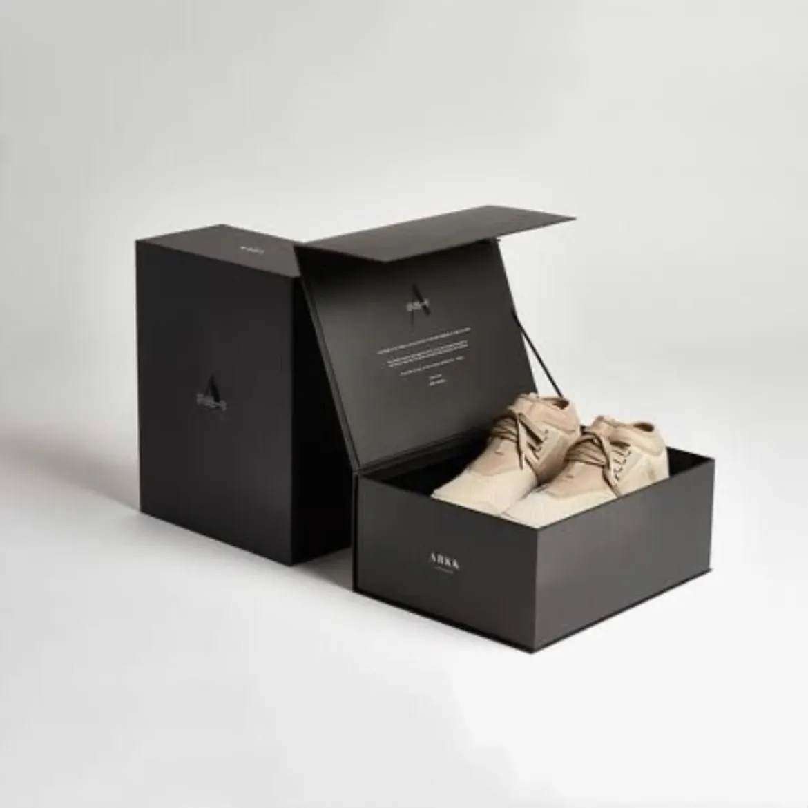 제품에 대한 사용자 정의 로고 고급 포장 블랙 대형 상자 결혼 선물 포장 접는 상자 햄퍼 플립 의류 신발 상자