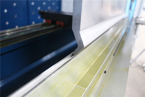 Presse plieuse CNC hydraulique entièrement automatique WE67K 60t/2500 <span class=keywords><strong>DELEM</strong></span> <span class=keywords><strong>DA58T</strong></span> avec traitement de l'aluminium et formage des extrémités - Product Image 5