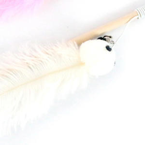 Juguete interactivo para gatos con plumas, tela y madera, varita de 40 cm con plumas de avestruz para estimular el movimiento de tu mascota - Product Image 3