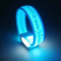Gelang LED lampu malam bercahaya, Gelang lampu LED USB dapat diisi ulang untuk olahraga luar ruangan, gelang keselamatan Logo kustom