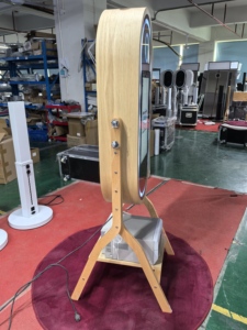 Photomaton ovale en bois avec miroir magique - Finition chêne vintage, miroir de 40 pouces et écran tactile de 21,5 pouces. - Product Image 2