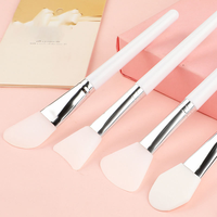 HAOKEY Fabricant de pinceaux de maquillage OEM ODM, pack unique de pinceaux de soin de la peau, brosse blanche pour masque facial en silicone à faire soi-même, marque privée