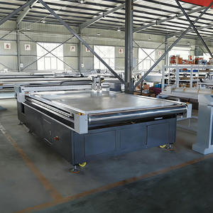 Máquina de Corte de Fibra de Carbono Yuchen, Cortadora Automática de Fibra de Vidrio y Carbono, Plotter CNC para Lona Preimpregnada - Product Image 4