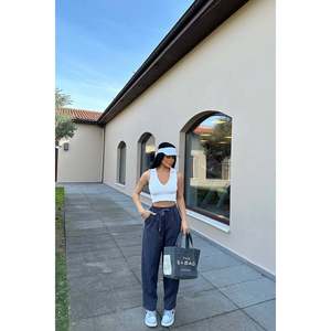 Pantalon cargo décontracté pour femme, style ample et respirant, avec taille élastique et cordon de serrage, idéal pour l'automne, couleur délavée - Product Image 4