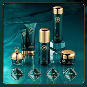 <span class=keywords><strong>Set</strong></span> <span class=keywords><strong>di</strong></span> Cura della Pelle OEM con Etichetta Privata, Crema Schiarente e Illuminante per il Viso Femminile con Vitamina C, Collagene, Acido Ialuronico e Kit <span class=keywords><strong>di</strong></span> Erbe - Product Image 4