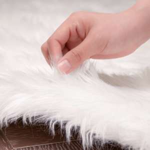 Vente en gros de <span class=keywords><strong>tapis</strong></span> de machine moderne blanc duveteux cheveux longs acrylique laine artificielle tissu daim antidérapant 800 g/m² poids du <span class=keywords><strong>poil</strong></span> 5-7cm - Product Image 3