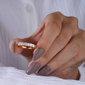 แหวนทองประดับเพชรทรงบาแก็ตต์สำหรับผู้หญิง ดีไซน์แหวนสวมใส่ได้ทุกวัน สวยหรู ทันสมัย เหมาะสำหรับสาวๆ เครื่องประดับที่ดูสง่างาม - Product Image 4