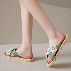 Sandalias de Playa Elegantes y Versátiles para Mujer, Diseño Floral, Antideslizantes, Transpirables, para Uso en Exteriores de Verano - Product Image 5