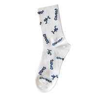 Les chaussettes blanches en pur coton absorbent la sueur et les chaussettes mi-longues respirantes pour le printemps et l'automne