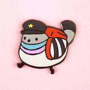 Diseño personalizado <span class=keywords><strong>de</strong></span> fábrica marioneta espantapájaros lindo muñeca Pin broche brillante chapado en oro esmalte duro gran oferta pines insignias regalo para niños - Product Image 5