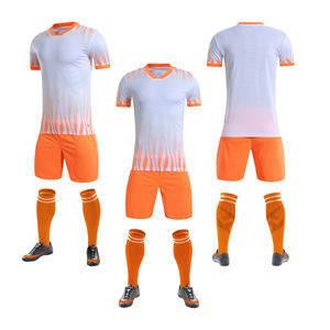 Maglia da calcio da uomo personalizzata maglia da calcio rosa da donna pantaloncini da calcio con tecnologia a sublimazione di calore Set da sport di alta qualità - Product Image 4