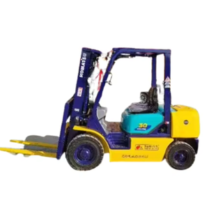 Carretilla elevadora diésel 4WD de 3 toneladas usada con mástil de dos etapas a la venta en Japón excelente rendimiento - Product Image 1