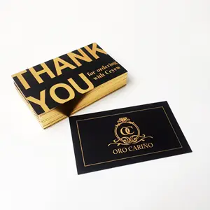 Biglietto di auguri per invito in cartone nero con stampa logo in lamina d'oro di design personalizzato