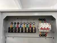 Stabilisateur de tension servo (SVC) triphasé 50 kVA haute précision 1 %, régulateur de tension automatique robuste AC 50/60 Hz pour usine