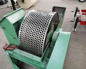 Nouveau broyeur à marteaux pour bois à moteur diesel, usage domestique, machine à broyer les branches d'arbres, capacité 1-3t/h, mobile, facile à utiliser, alimenté par moteur - Product Image 3