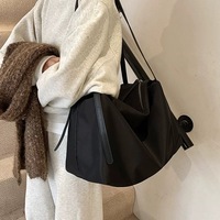 Tas Tote Olahraga Kasual Ringan Tahan Air Bahan Nylon Kapasitas Besar Gaya Vintage Wanita Modis Terbaru 2026 untuk Penggunaan Sehari-hari