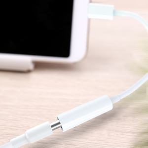 Vente en gros <span class=keywords><strong>adaptateur</strong></span> de casque AUX 3.5mm pour Samsung câble <span class=keywords><strong>audio</strong></span> 3.5mm câble <span class=keywords><strong>adaptateur</strong></span> <span class=keywords><strong>Audio</strong></span> 10CM type c câble AUX - Product Image 2