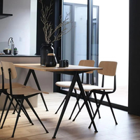 Meubles de restaurant et de café vintage industriels, ensemble de meubles de restaurant et de café en bois, table et chaises