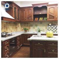 Armoires de cuisine en bois au design moderne avec finition mélamine imperméable, aspect bois, pour cuisines familiales contemporaines