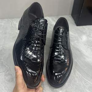 รองเท้าหนังแท้ผู้ชายขายดีทันสมัย พื้นนุ่ม สไตล์ลำลอง รองเท้าทางการ - Product Image 3