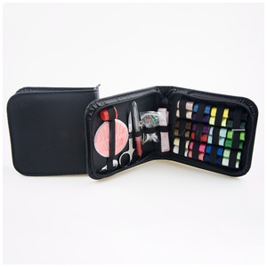 Kit de couture de voyage compact noir avec 24 bobines de fil à coudre colorées, articles d'hôtel, vente en gros, <span class=keywords><strong>achat</strong></span> en vrac, logo personnalisé, OEM, ODM, cuir - Product Image 5