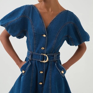 Vestido vaquero mini <span class=keywords><strong>de</strong></span> <span class=keywords><strong>mujer</strong></span> con diseño personalizado, nuevo, <span class=keywords><strong>de</strong></span> verano, con botones frontales, cuello en V, corte A, informal, lavado, azul. - Product Image 4