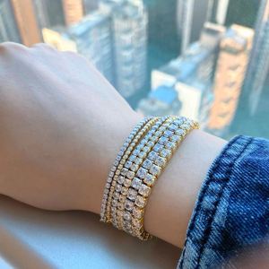 สร้อยข้อมือเทนนิสคลาสสิก Dylam เงินแท้ 925 ชุบโรเดียม ทอง 18K ประดับเพชรคิวบิกเซอร์โคเนีย 5A ทรงกลม 3 มม. ระยิบระยับ - Product Image 6